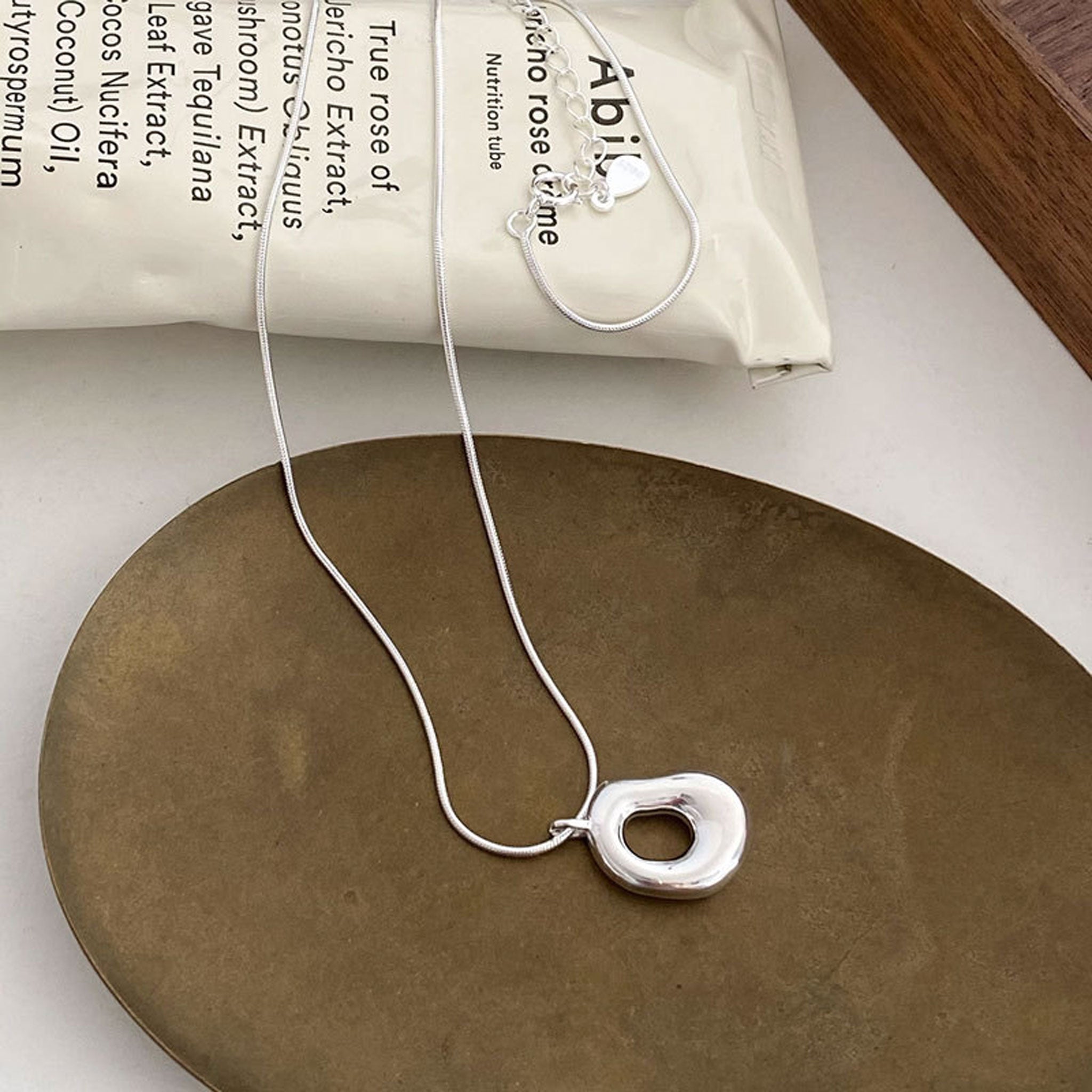 Irregular Hollow Oval Necklace