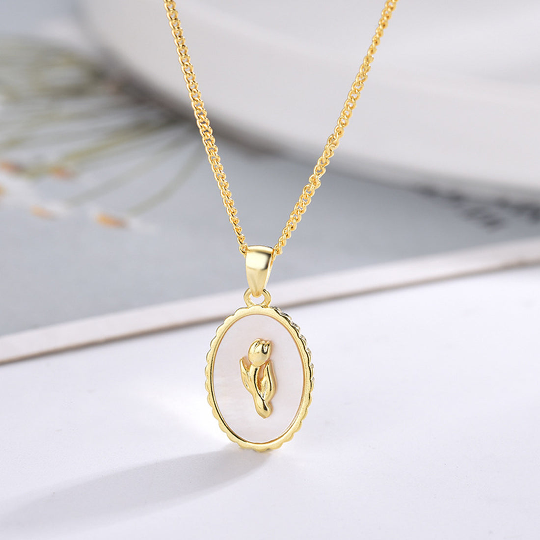 Luxurious Oval Seashell Necklace
