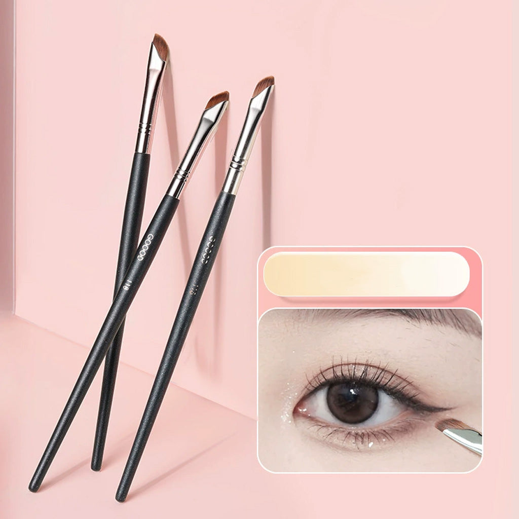 GOOOD Sickle Shape Eyeliner Brush 1pc